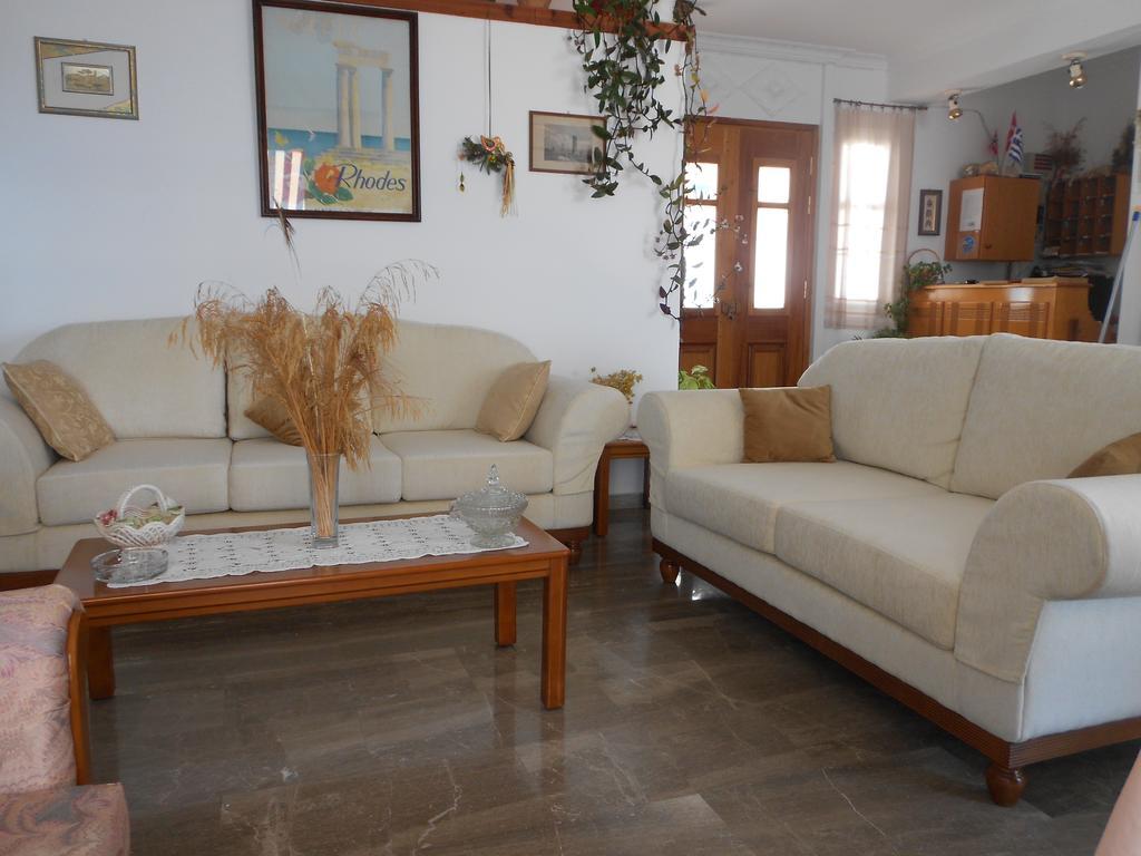 Zorbas Hotel Питагорио Екстериор снимка